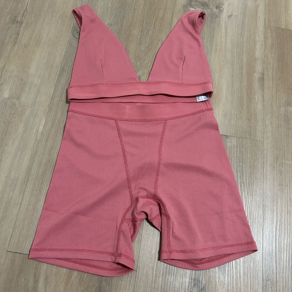 NWOT Rivir Pink Ribbed Set - Picture 2 of 3
